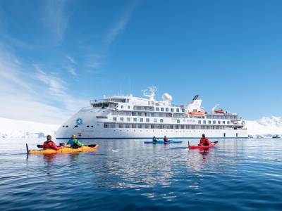 Greg_Mortimer_-_Kayaking_GM_Port_Lockroy_Al_Bakker_original