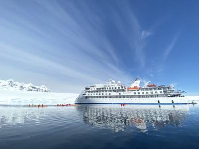 Greg_Mortimer_-_Kayaks_in_Antarctica_Greg_Mortimer_Scott_Portelli_original