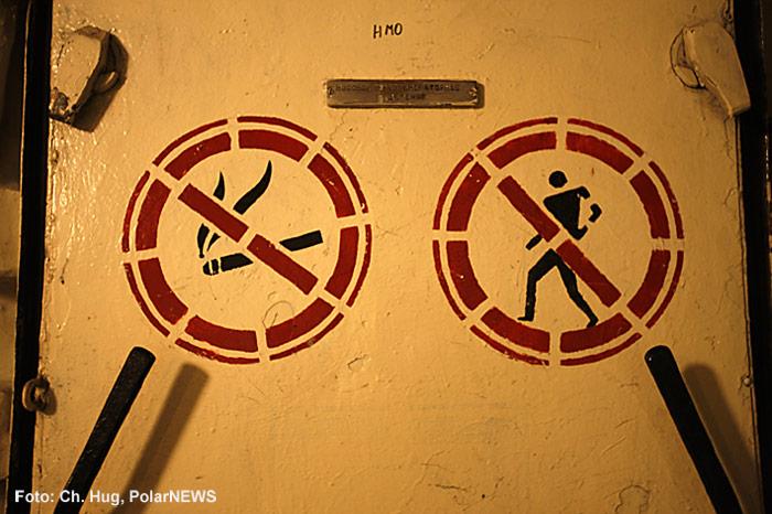 015-Eisbrecher-Lenin-Tuere-Gefahrentafel