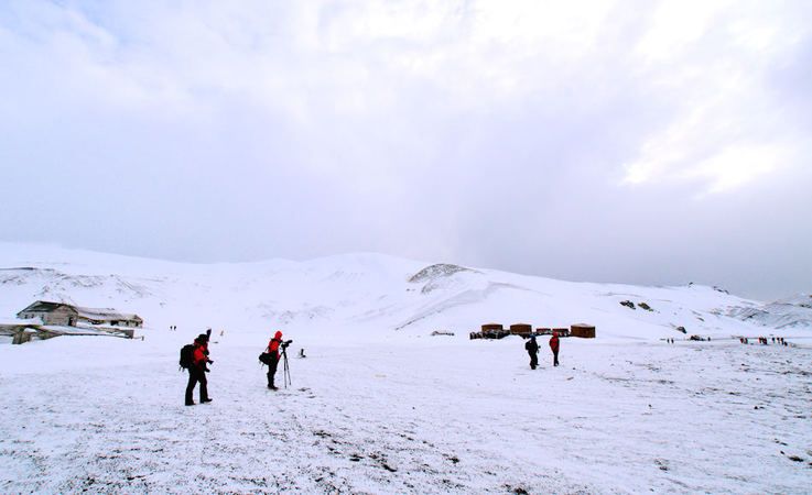 Die Antarktis verzaubert jedes Jahr einige tausend Menschen mit einer beinahe unberu00fchrten Natur